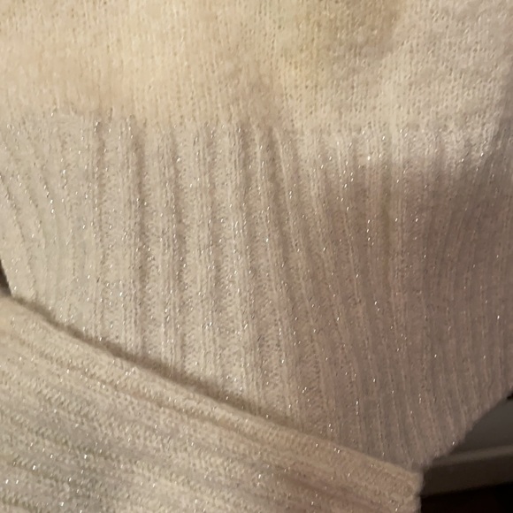 Urban behavior sweater - Picture 2 of 3